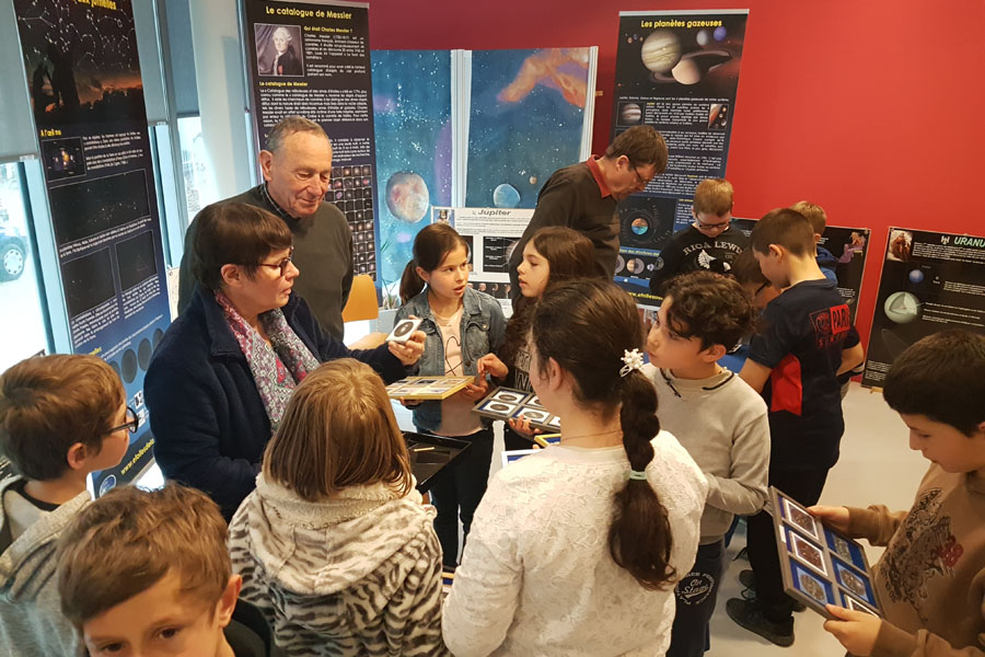 Animation jeux + exposition de banderoles et de panneaux